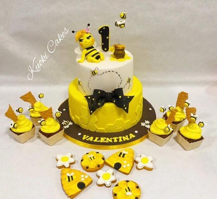 Bee cake Birthday 