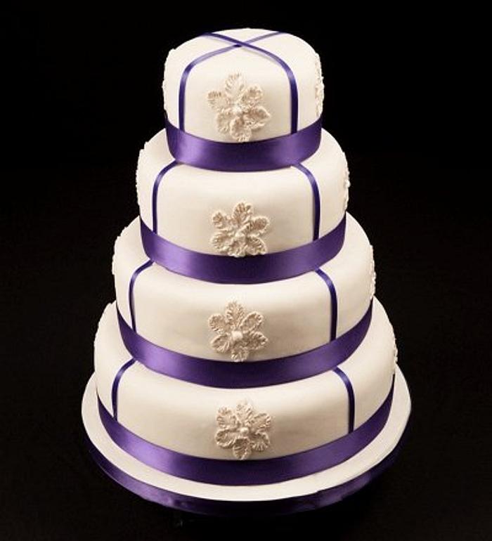 4 tier wedding cake 
