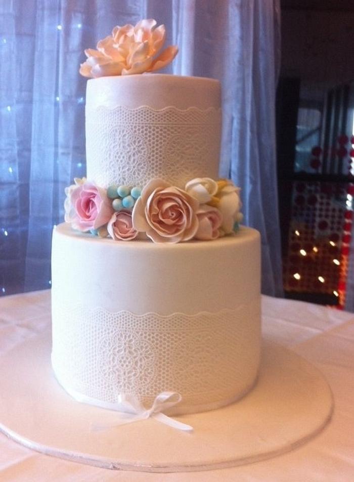 Handmade flower wedding cake