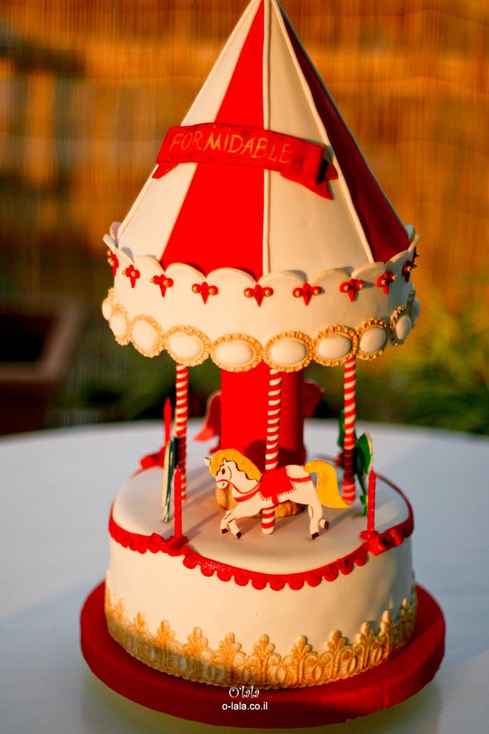 carousel spinning cake with lights