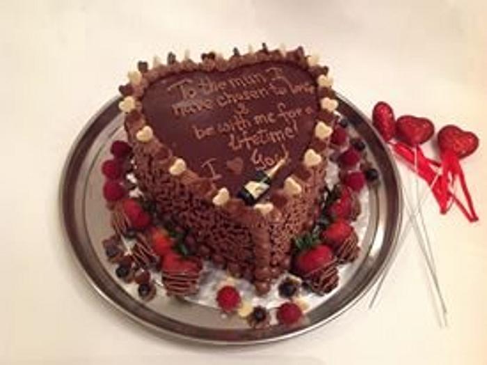Anniversary cake for sweet couple 