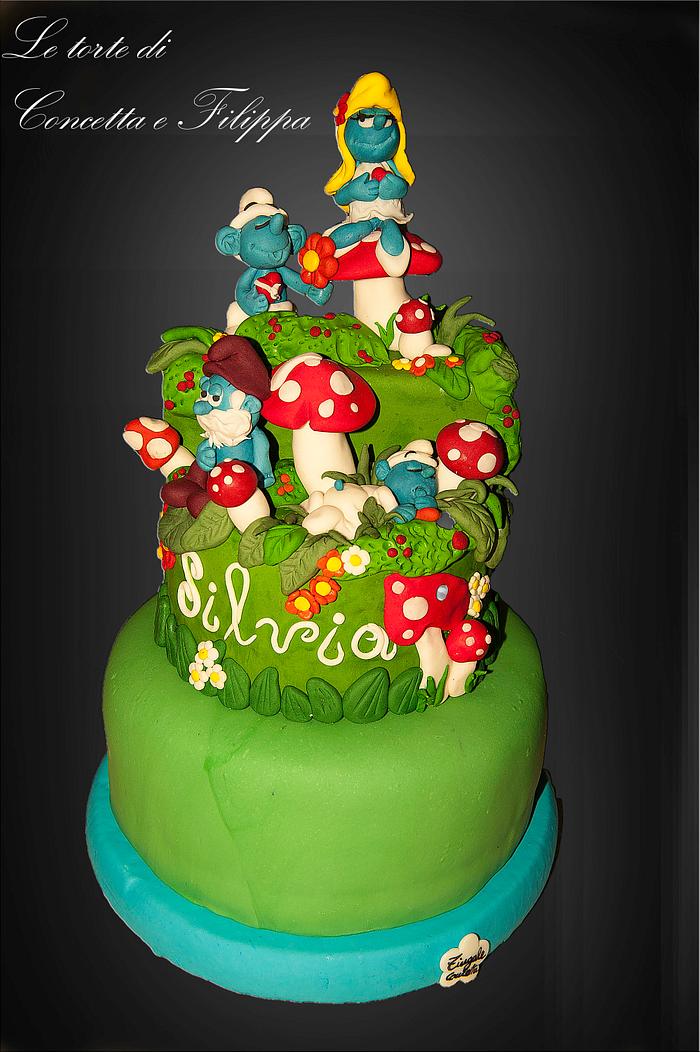 Cake with the smurfs. 