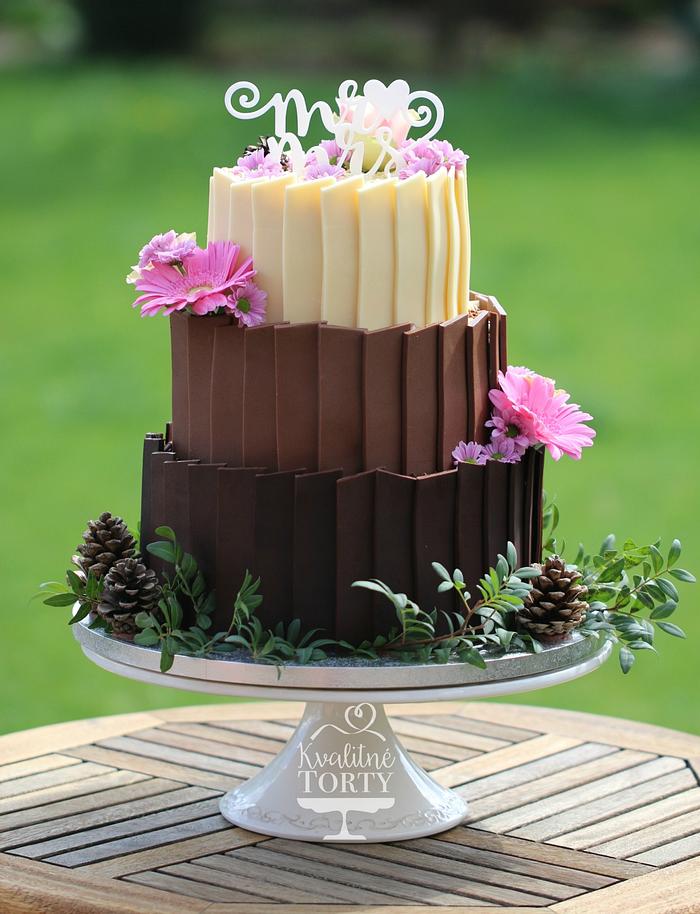3 kinds of chocolate wedding cake : 