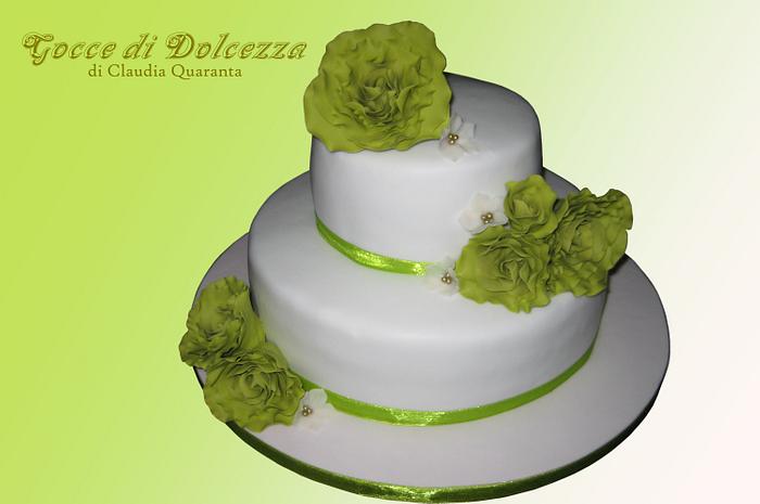Cake with green roses
