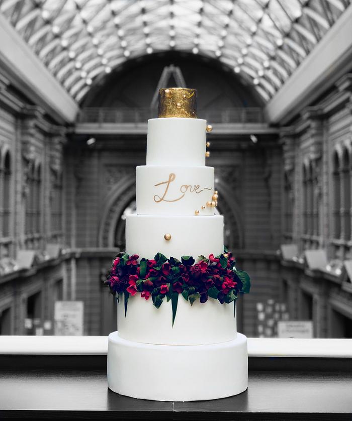Love Luxury Wedding Cake