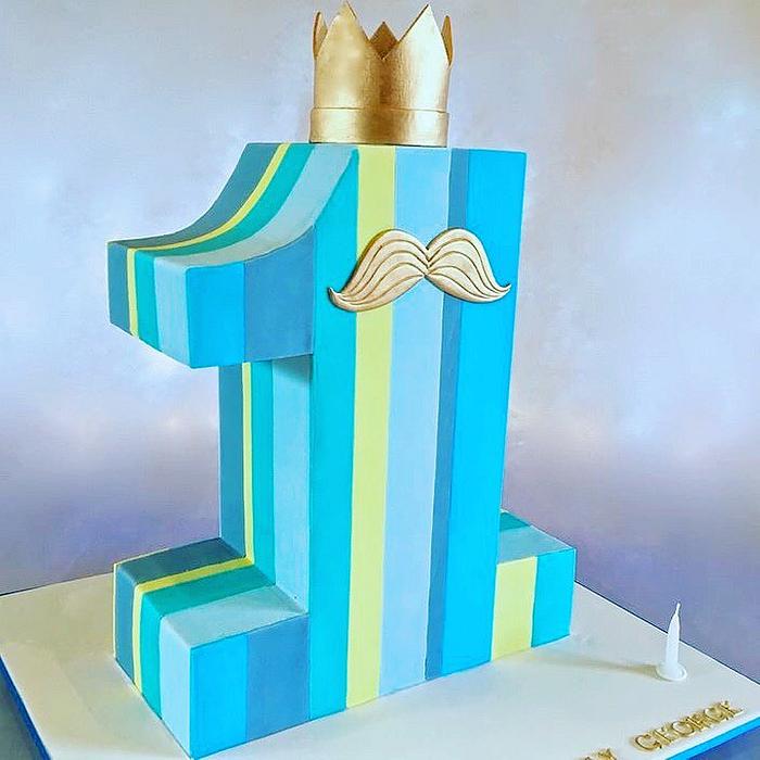 Number 1 shaped cake 