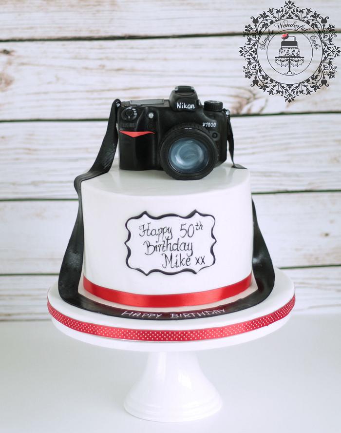 Photo camera cake - Decorated Cake by daroof - CakesDecor