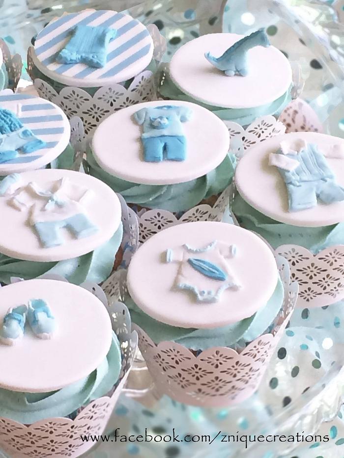 Babyshower cupcakes - Decorated Cake by Znique Creations - CakesDecor