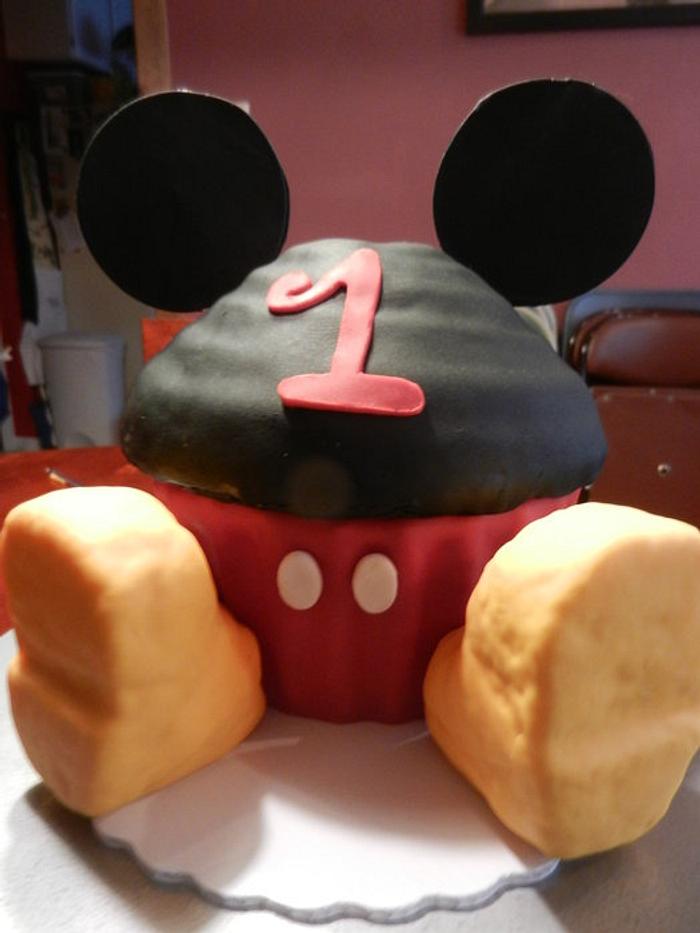 Mickey Mouse Giant Cupcake