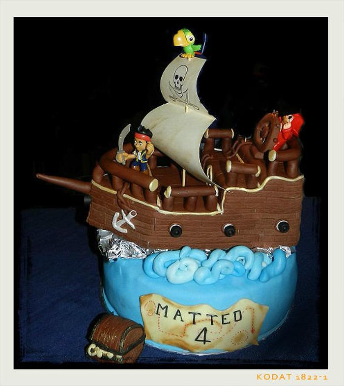 pirate galleon cake