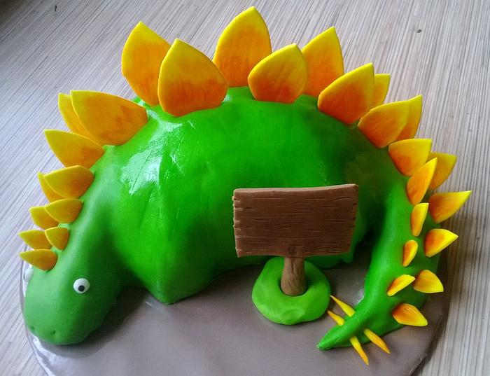 Stegosaurus cake