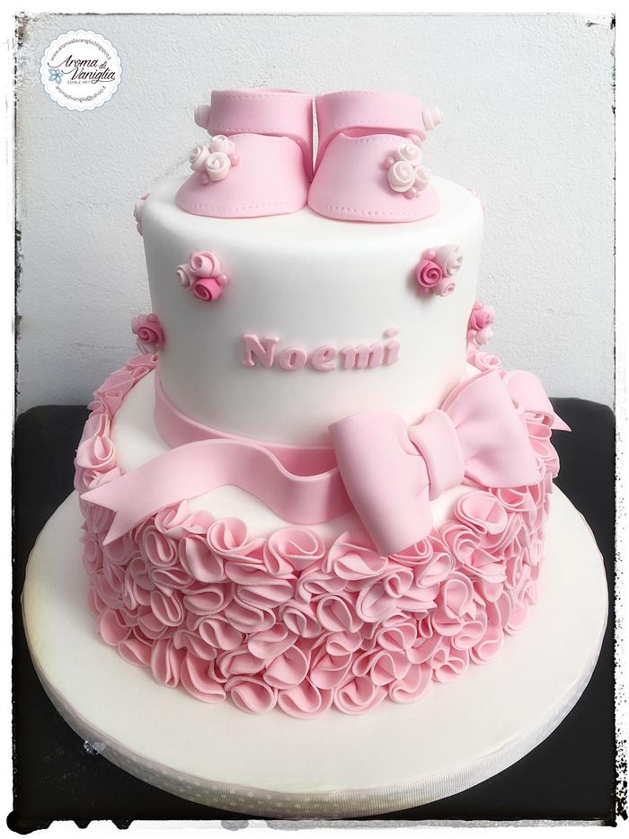 Battesimo Noemi - Decorated Cake by aroma di vaniglia - CakesDecor