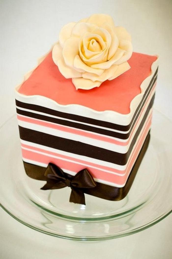 Striped cake 