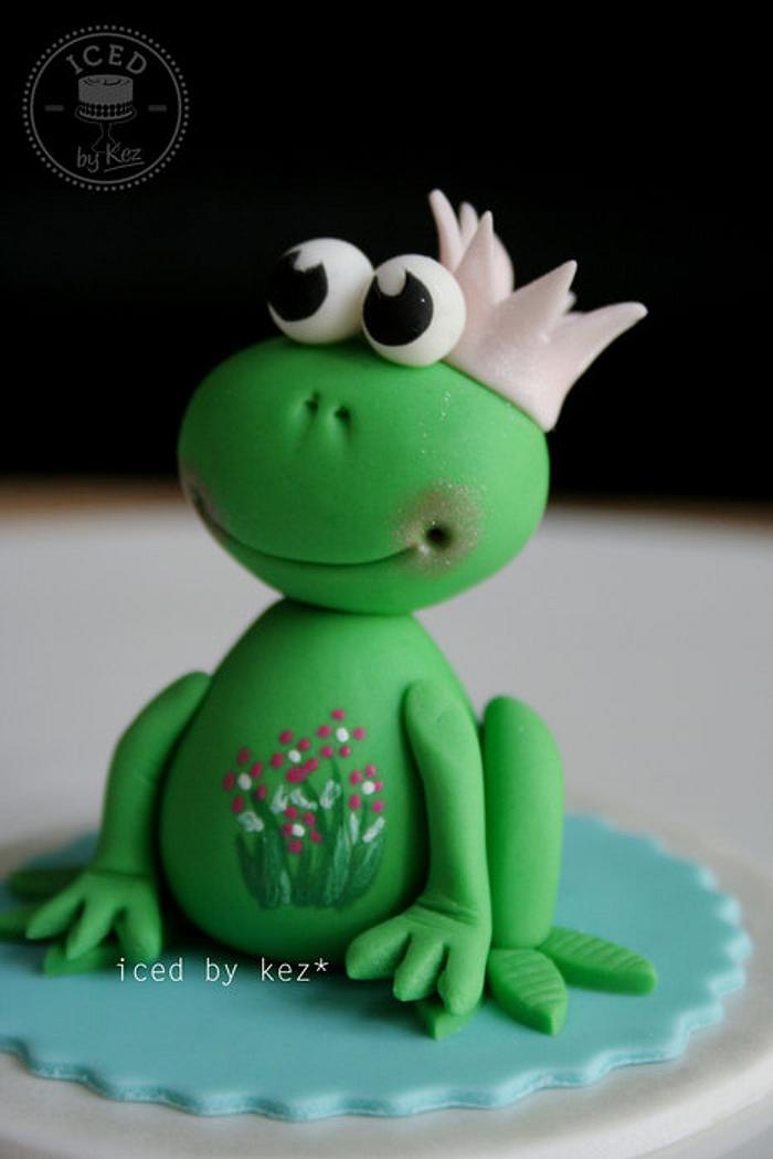sweet little frog topper - Decorated Cake by IcedByKez - CakesDecor