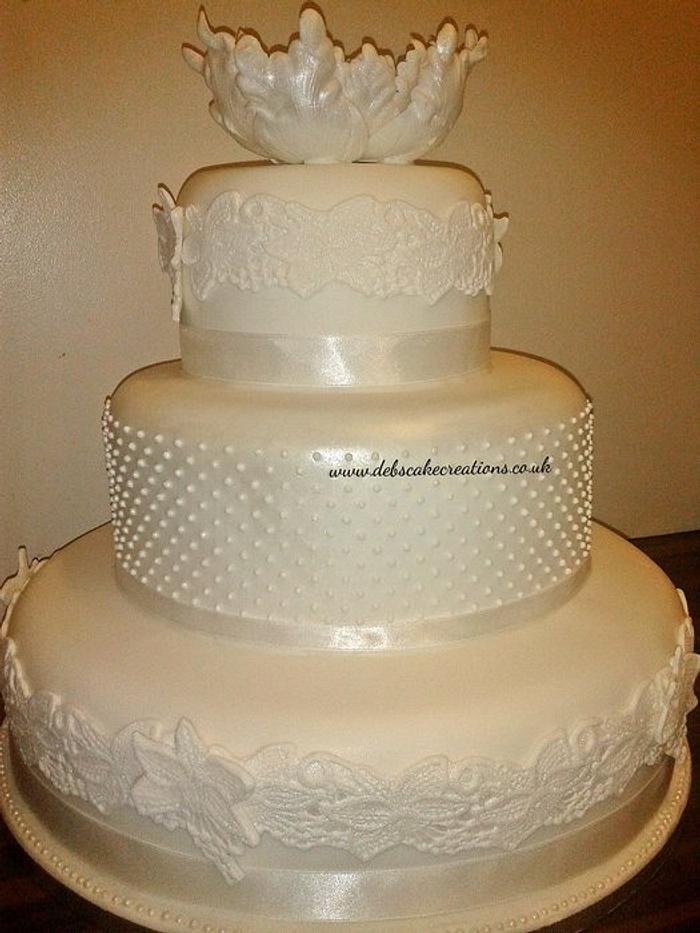 Lace Elegance Wedding Cake