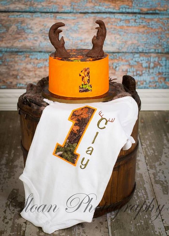 Mossy Camo Deer Hunter Smash Cake!