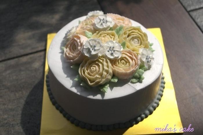 peony blossom buttercream cake