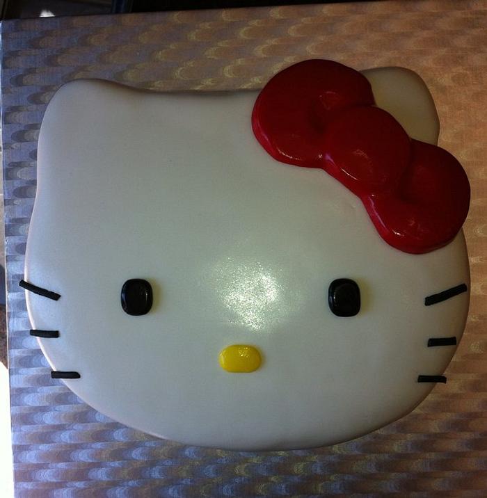Hello Kitty Cake 