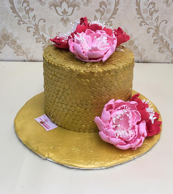 Gold sequence wedding cake 