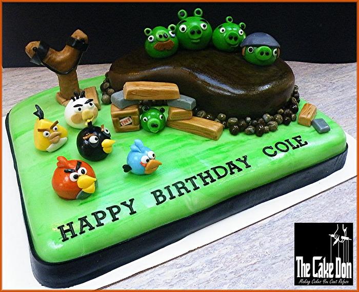 THE ANGRY BIRDS CAKE
