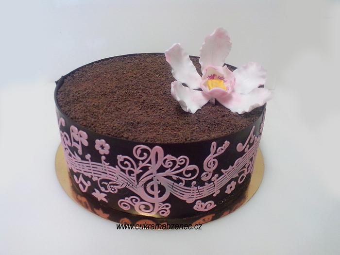 Musical chocolate cake