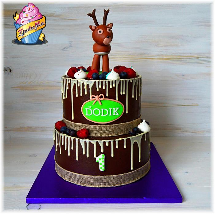 Drip cake with little deer