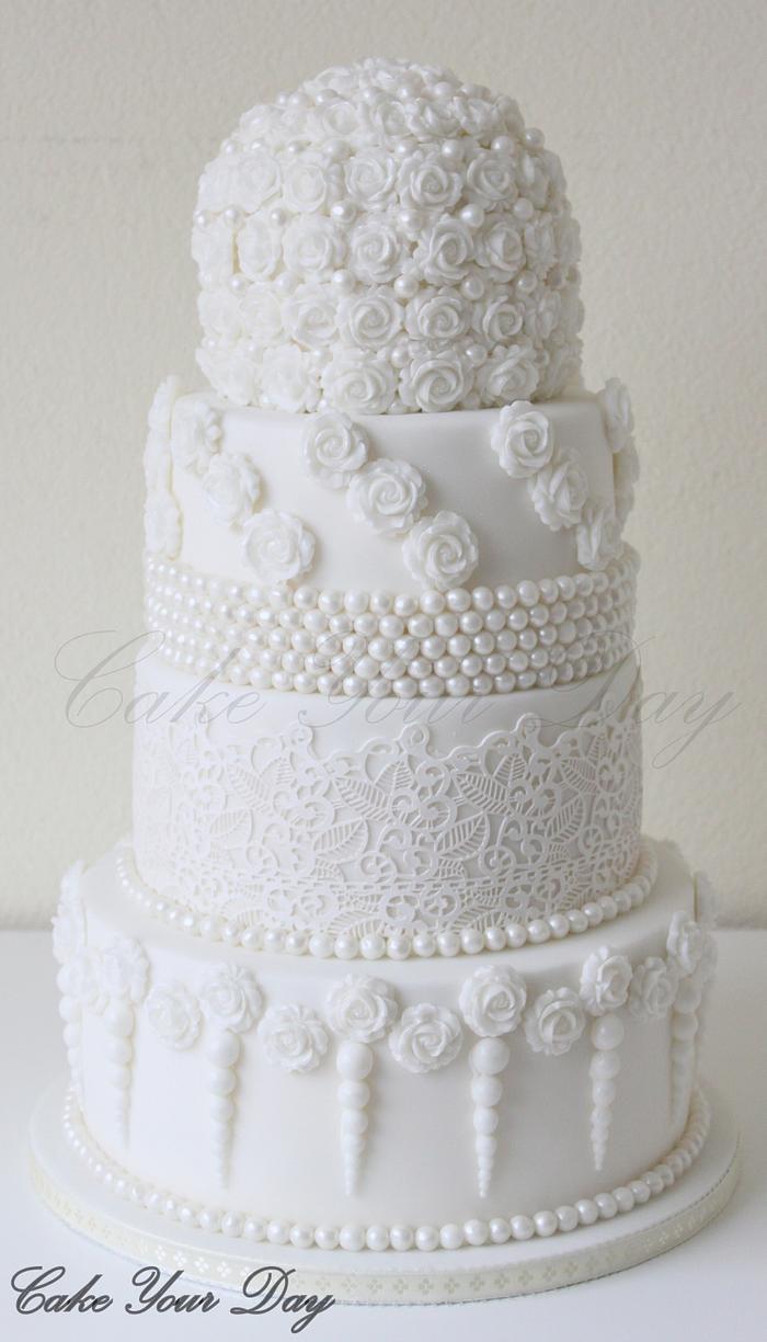 Classic Wedding Cake with Roses&Pearls 