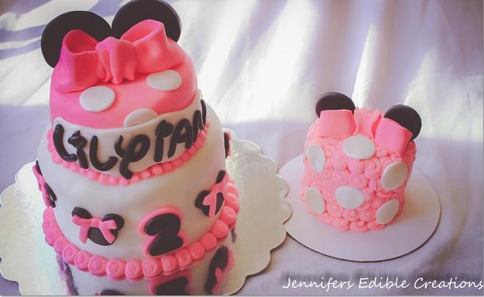 Minnie Mouse Birthday Cake with matching smash cake