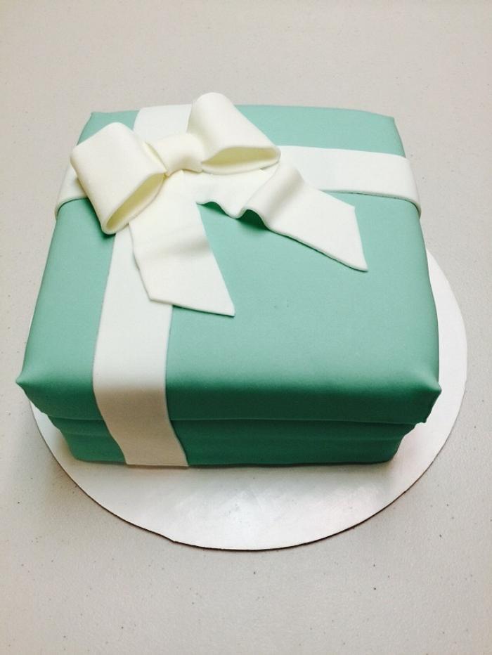 Tiffany Box Cake 
