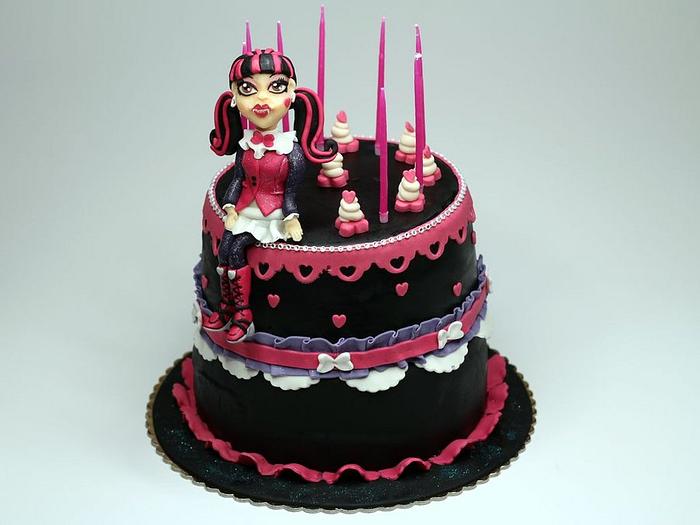 Monster High Draculaura Cake