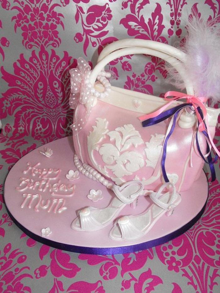 Handbag and shoes cake