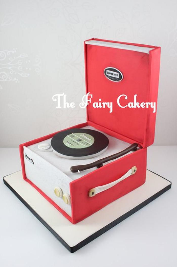 retro record player cake