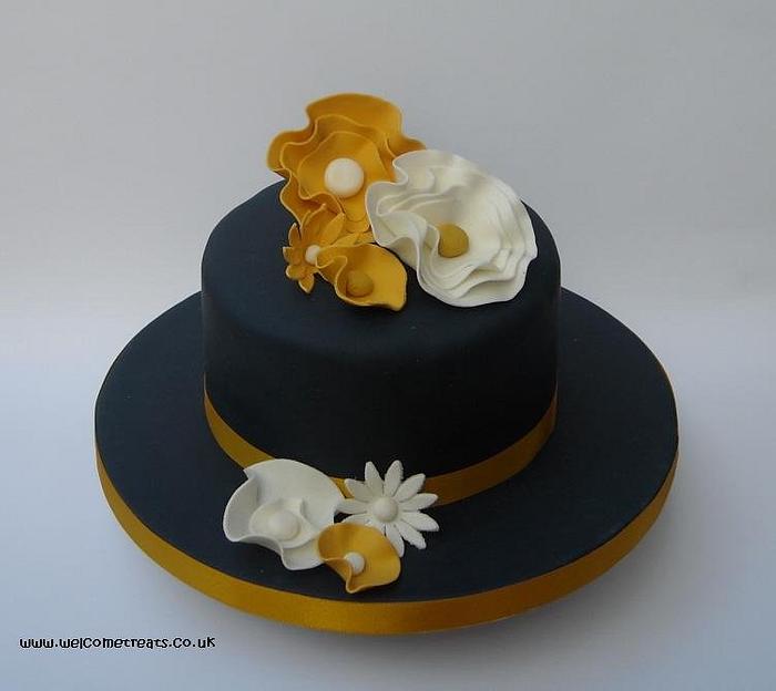 Navy & Gold Cake