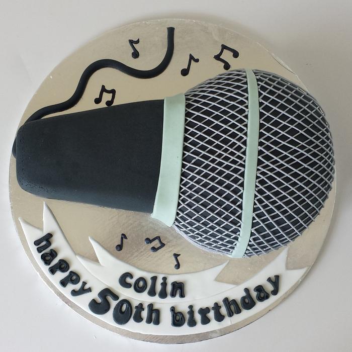 microphone cake | Edible music notes surround this 2 tone gr… | Flickr
