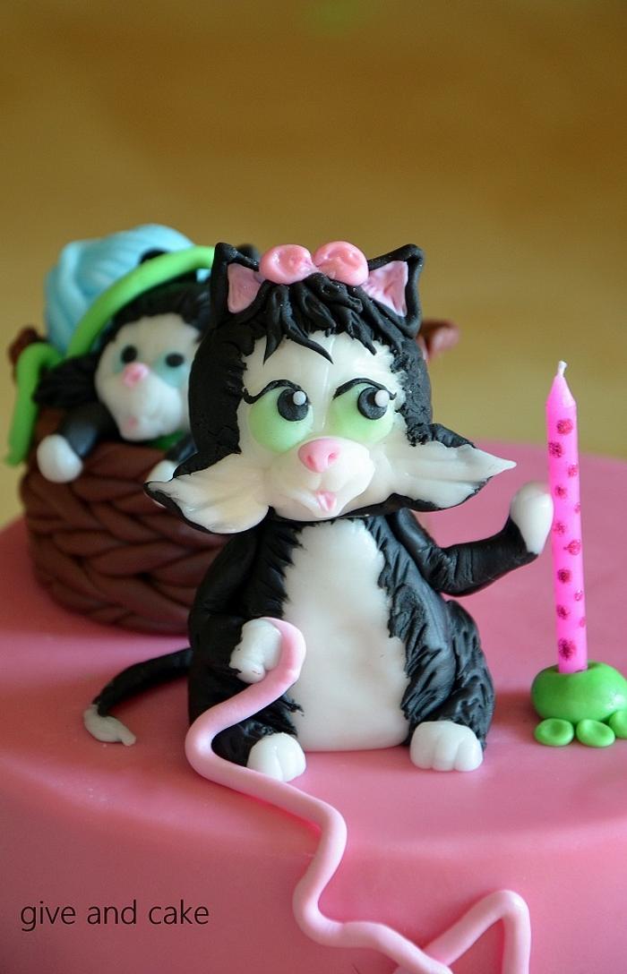 kitten cake