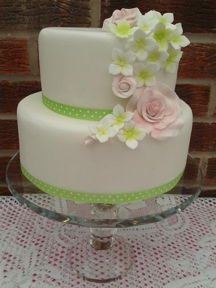 Hydrangea and Rose Wedding cake