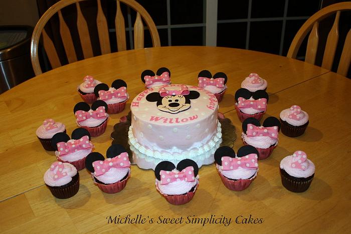 Minnie Mouse Round Cake and matching cupcakes