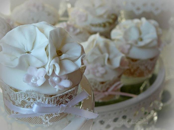 Vintage cupcakes