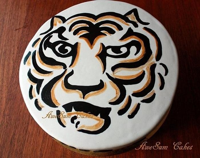 Hand painted tiger cake