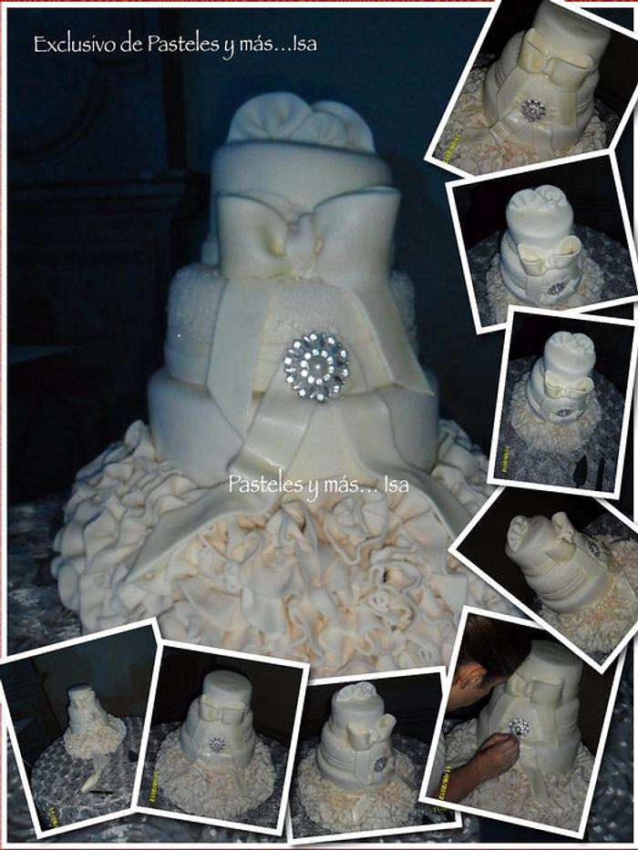 GLAMOUR WEDDING CAKE