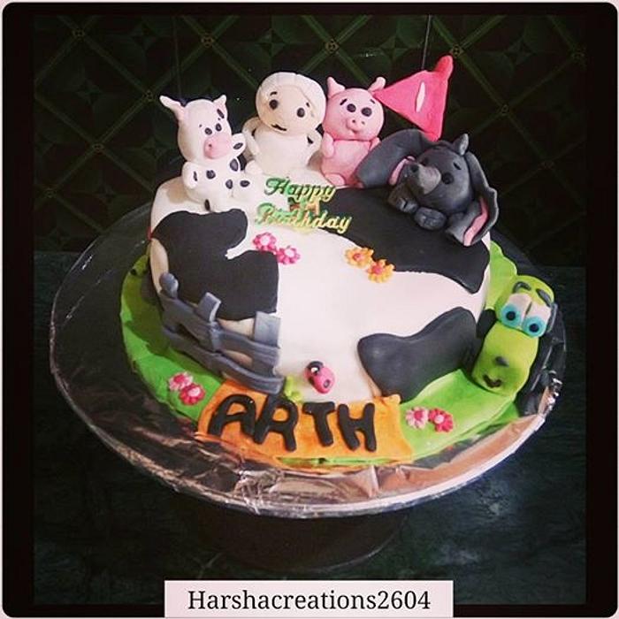 Animal themed cake 