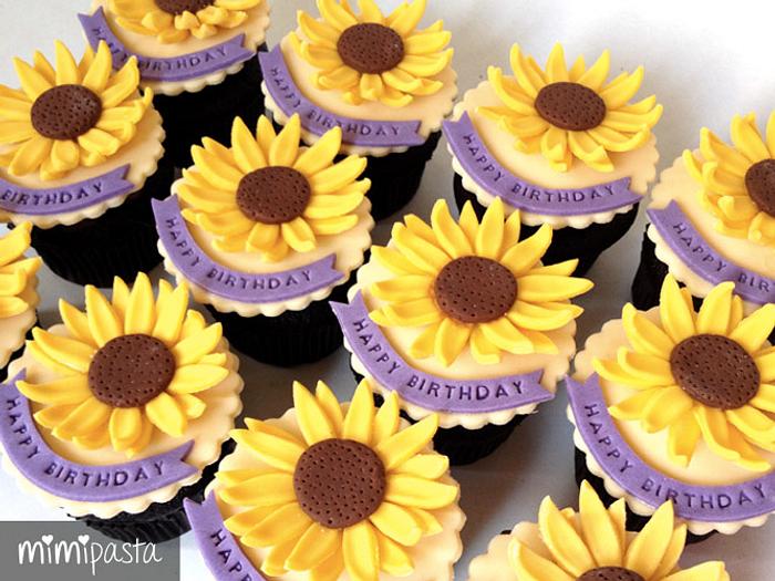 Sunflower Cupcakes - Decorated Cake by MimiPasta - CakesDecor