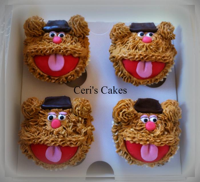 Fozzie Bear cupcakes
