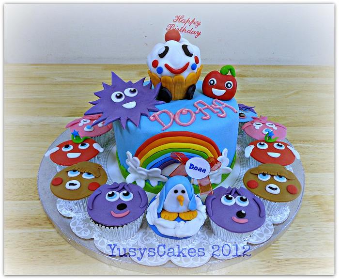 Moshi Monster Cake and Cupcakes