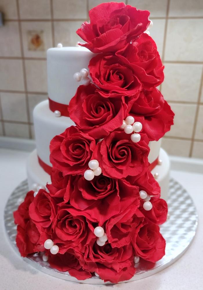 Wedding red roses