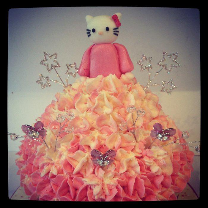 Hello Kitty Diamante Giant Cupcake