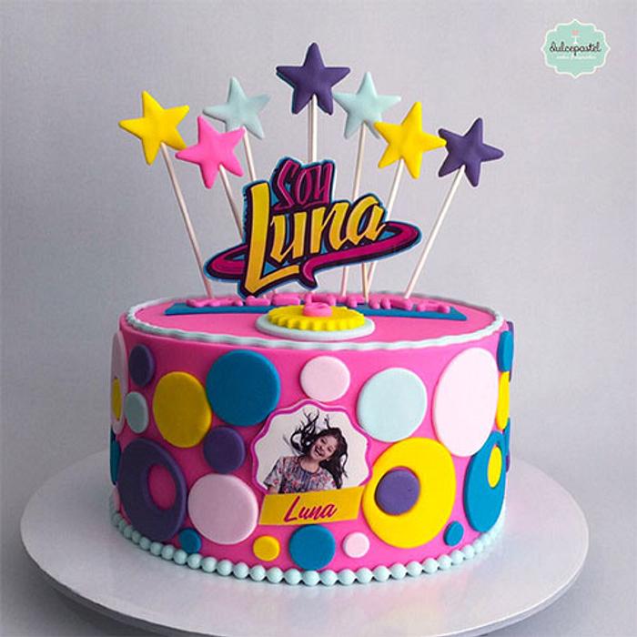 Torta Soy Luna Medellín - Decorated Cake by - CakesDecor