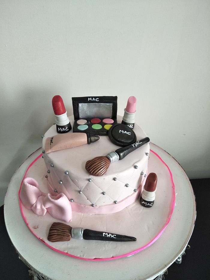 Make up theme cake