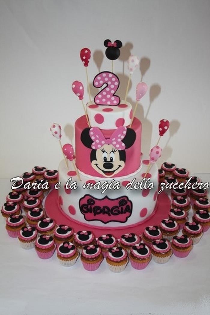 Minnie cake with minicupcakes