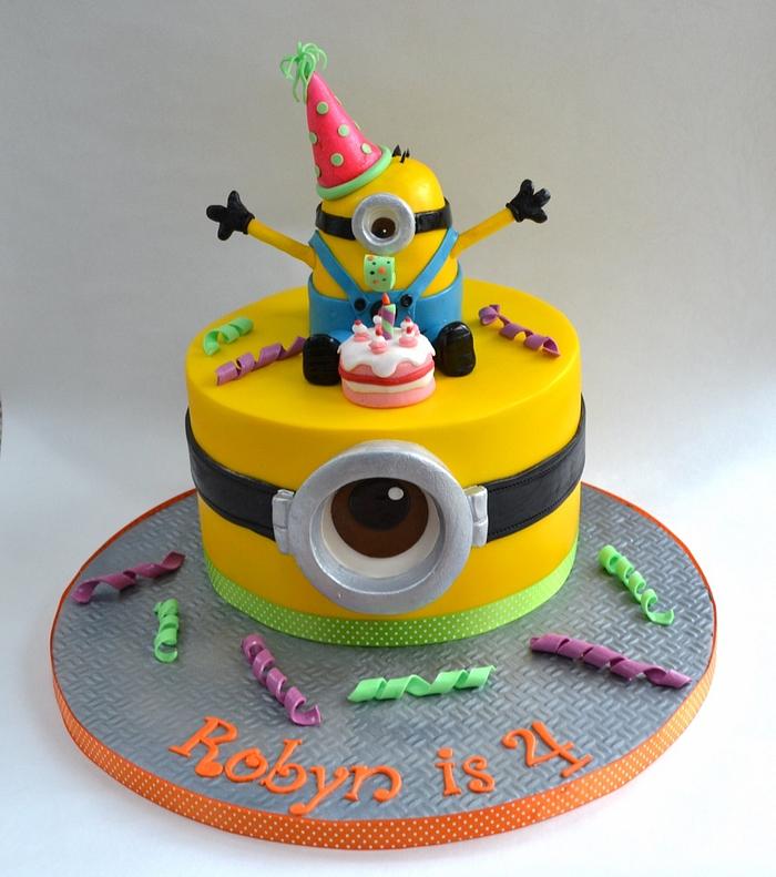 Mini party minion cake